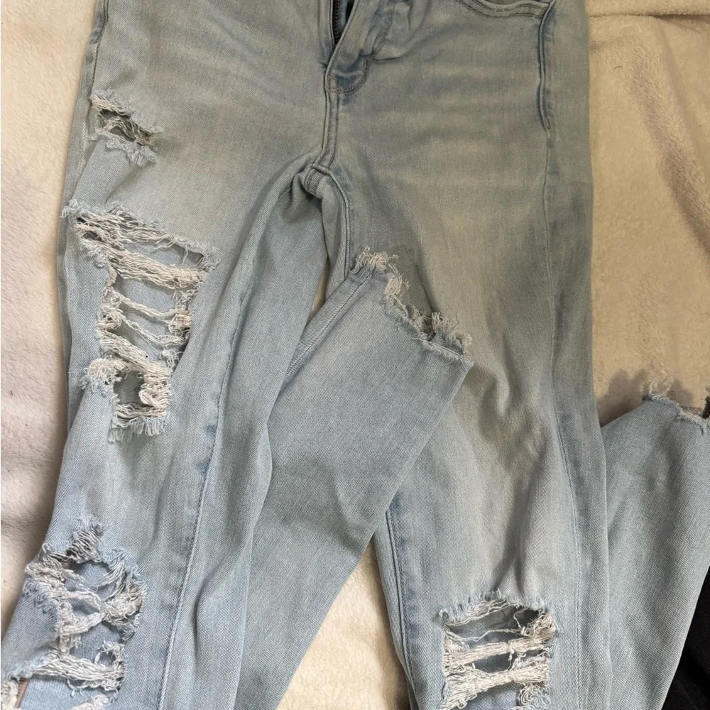 American Eagle Outfitters Light Blue Ripped Skinny Jeans - Picture 1 of 1